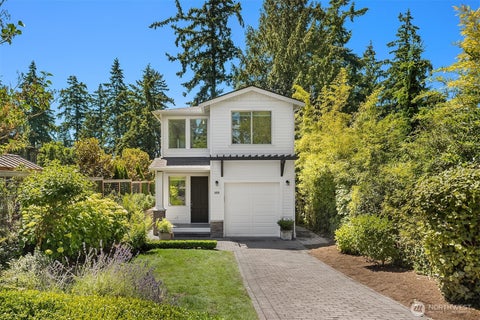 Photo of 809 16th Avenue W, Kirkland, WA 98033 (MLS # 2541306)