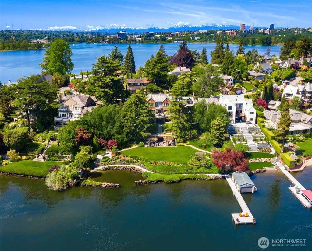 Photo of 3038 E Laurelhurst Drive NE, Seattle, WA 98105 (MLS # 2418470)