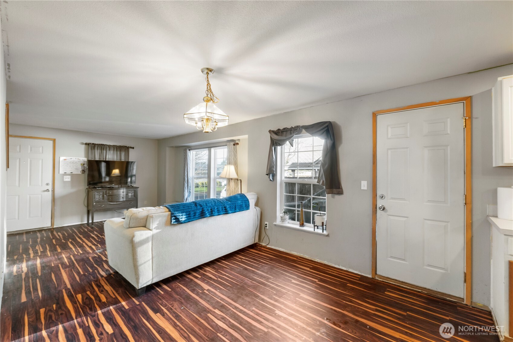 308 Longmire Street NW