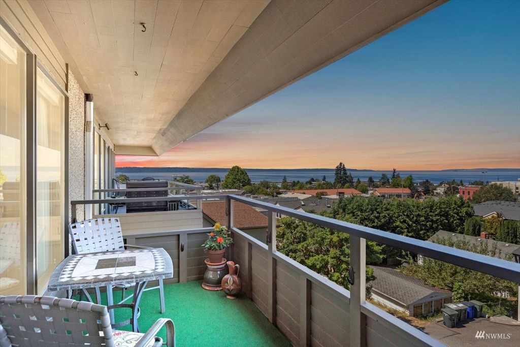 Photo of 655 Main Street #302, Edmonds, WA 98020 (MLS # 1979344)