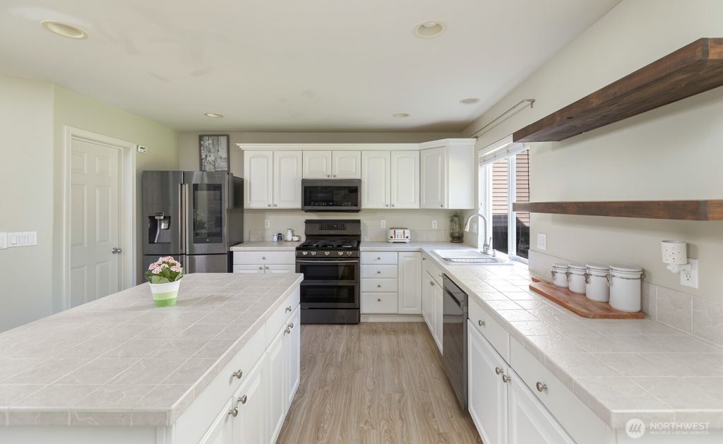 Photo of 14333 47th Drive SE, Snohomish, WA 98296 (MLS # 2530820)