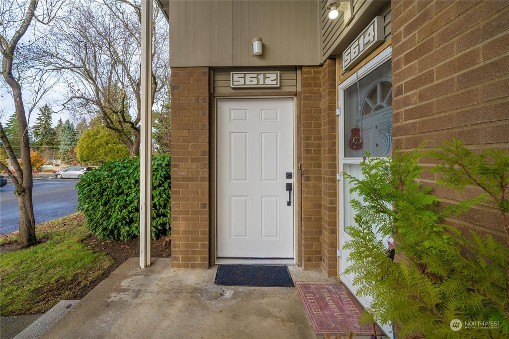 Photo of 5612 123rd Avenue SE, Bellevue, WA 98006 (MLS # 2037851)