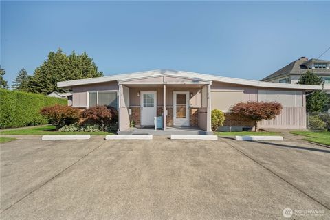 Photo of 359 7th Street SE #2, Puyallup, WA 98372 (MLS # 2438442)