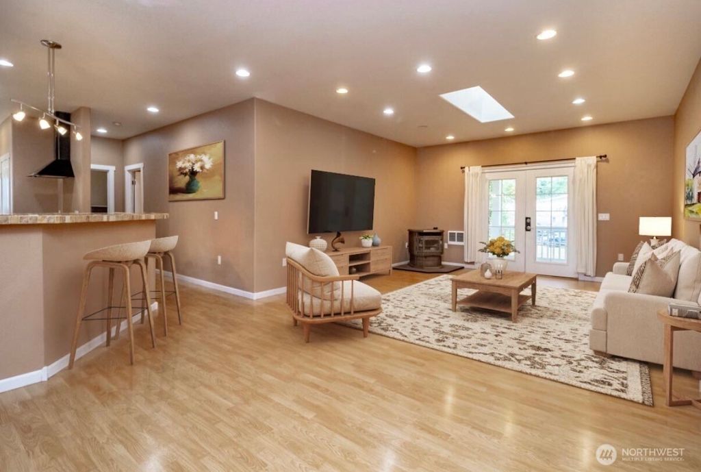 Photo of 827 Old Pacific Highway SE, Olympia, WA 98513 (MLS # 2461506)