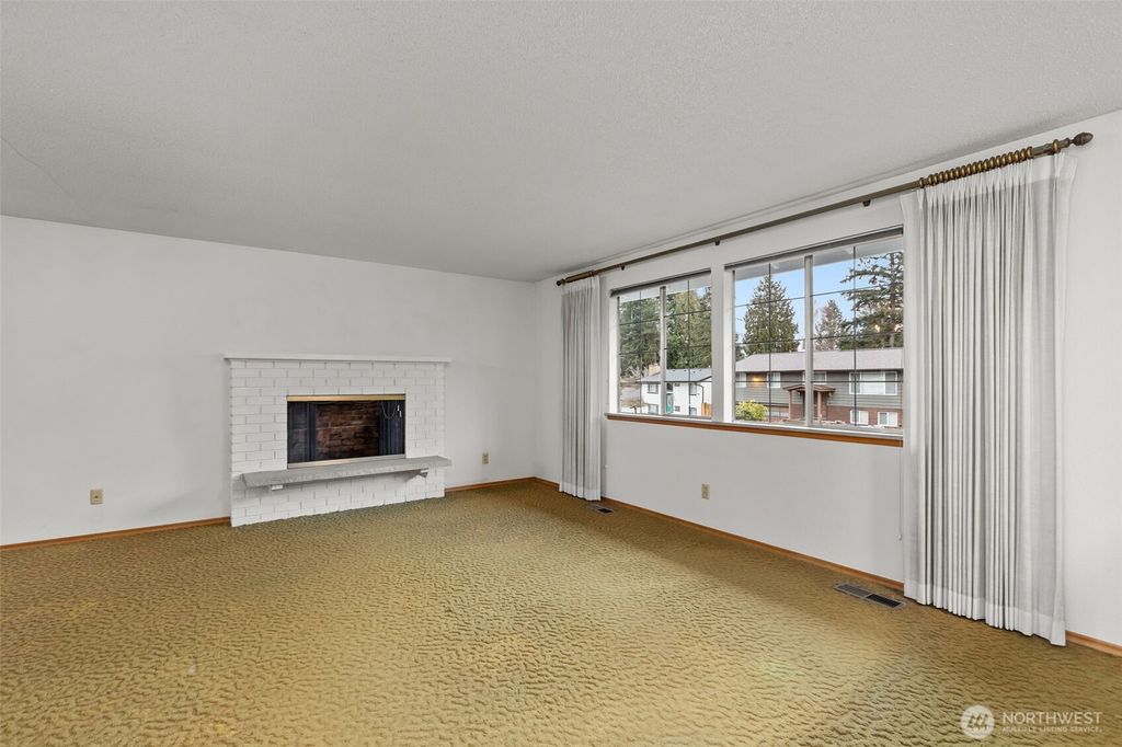 Photo of 32118 10th Avenue S, Federal Way, WA 98003 (MLS # 2485632)