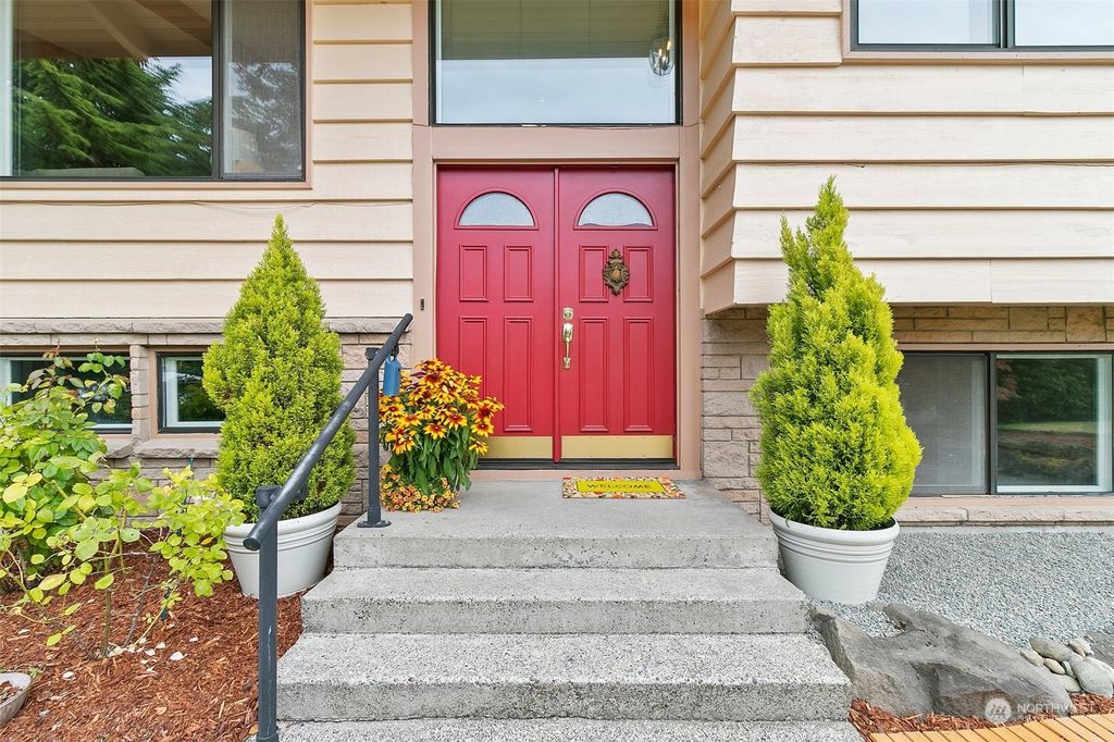 Photo of 23404 26 Avenue S, Des Moines, WA 98198 (MLS # 2282499)