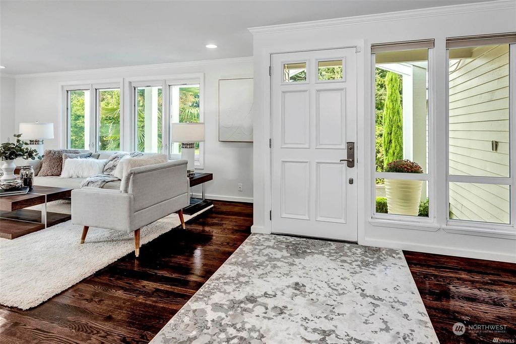 Photo of 10603 NE 60th Street, Kirkland, WA 98033 (MLS # 2011613)