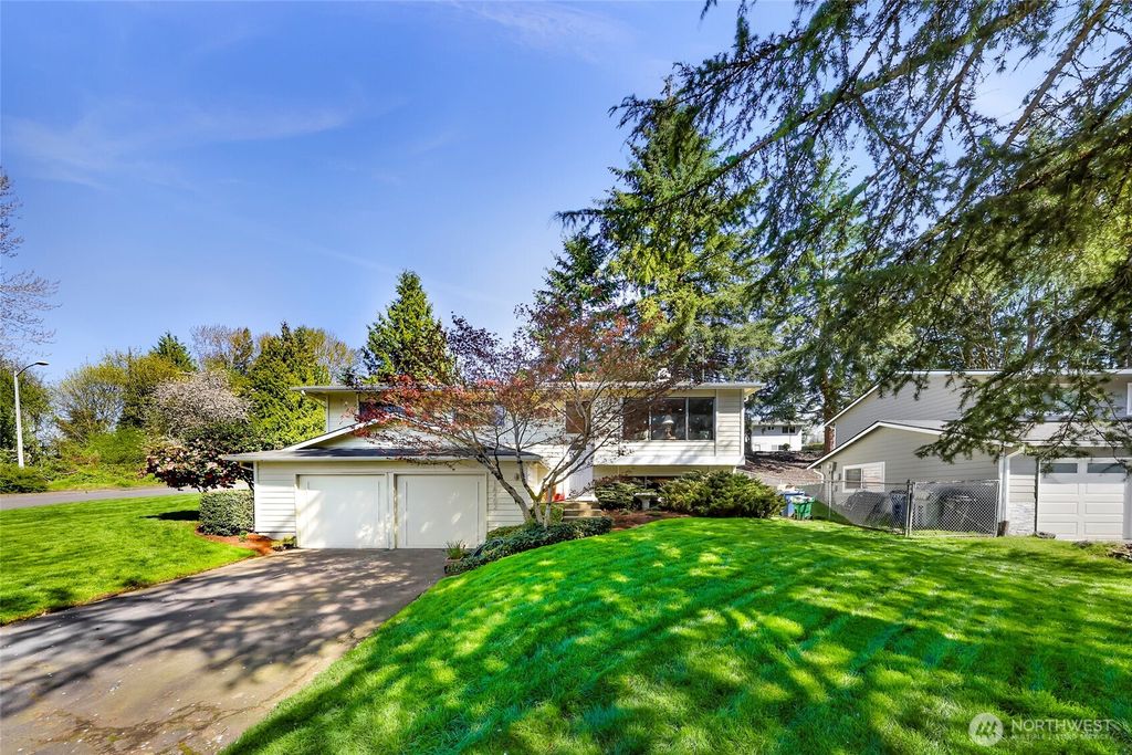 Photo of 18402 127th Avenue SE, Renton, WA 98058 (MLS # 2358797)