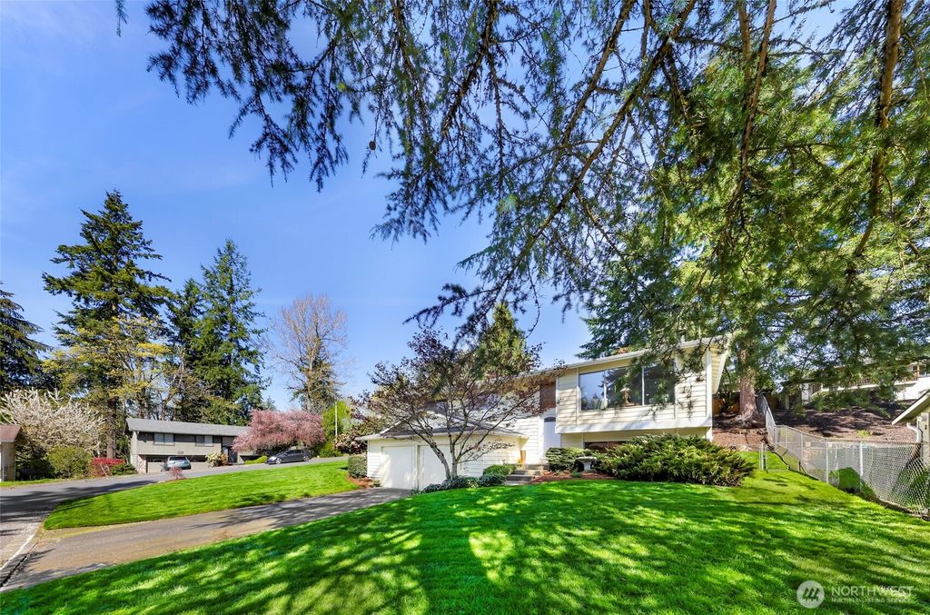 Photo of 18402 127th Avenue SE, Renton, WA 98058 (MLS # 2358797)