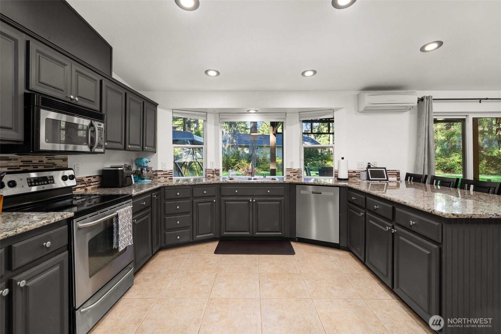 1190 E Vine Maple Lane