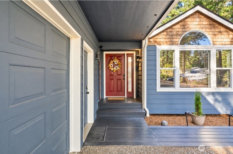 1190 E Vine Maple Lane