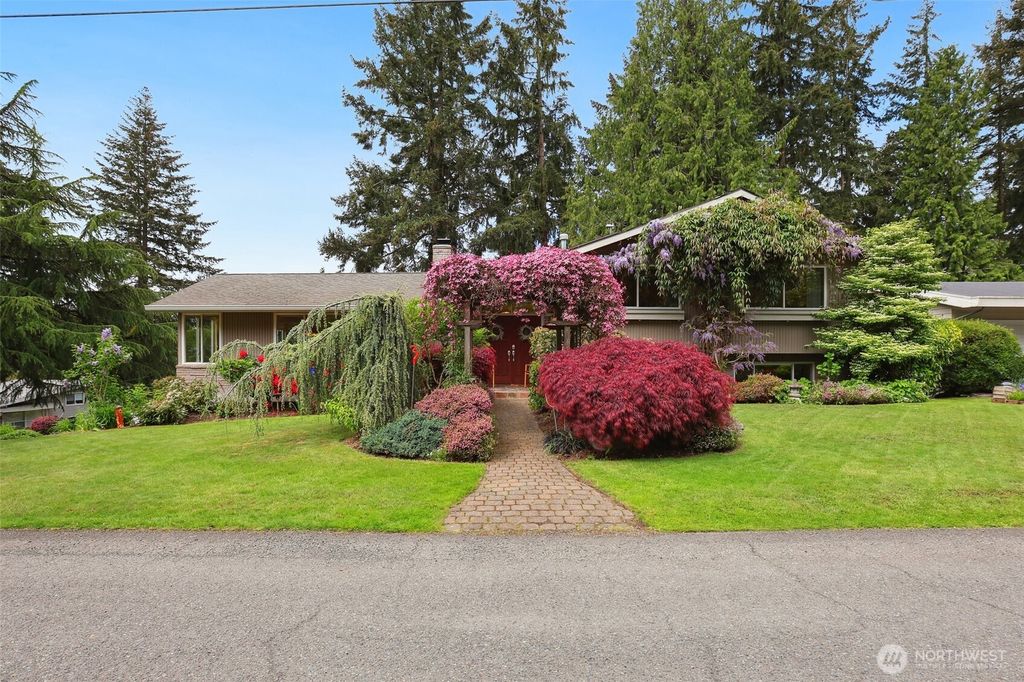 Photo of 5657 126th Avenue SE, Bellevue, WA 98006 (MLS # 2364226)