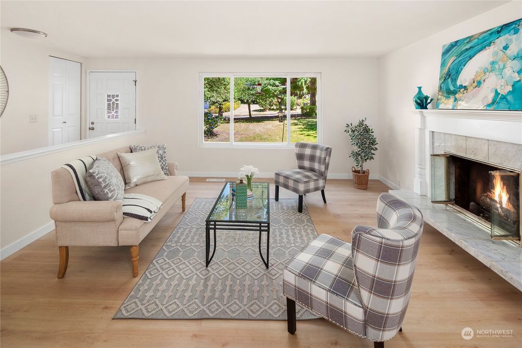 Photo of 6425 129th Avenue SE, Bellevue, WA 98006 (MLS # 2267072)