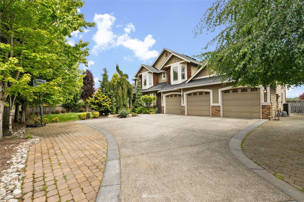 Photo of 11407 42nd Street SE, Snohomish, WA 98290 (MLS # 1944110)