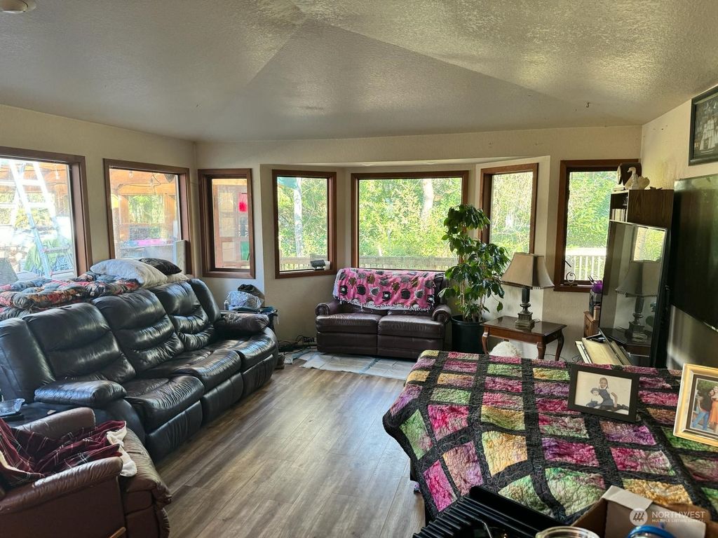 Photo of 15227 312th Avenue NE, Duvall, WA 98019 (MLS # 2212996)