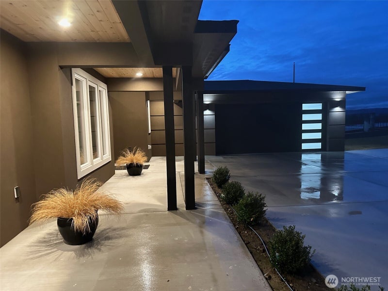 109 Wren Loop SW