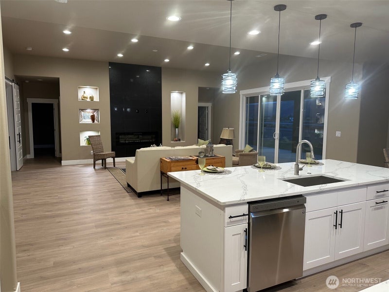 109 Wren Loop SW
