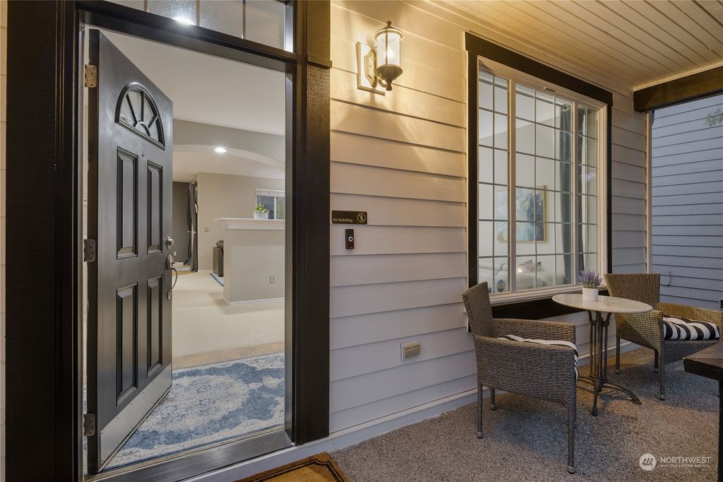 Photo of 1777 12th Avenue NE, Issaquah, WA 98029 (MLS # 2145542)