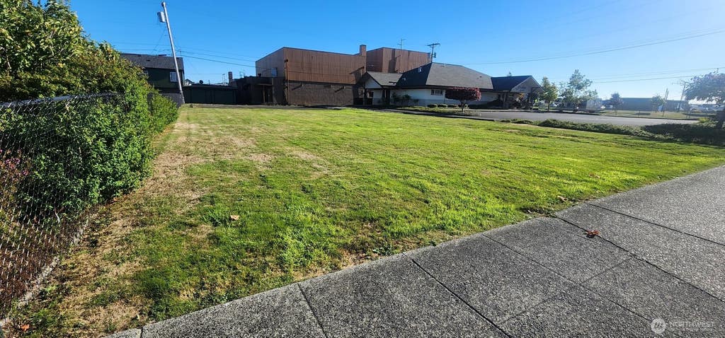 Photo of 315 W 1st Street, Aberdeen, WA 98520 (MLS # 2563454)