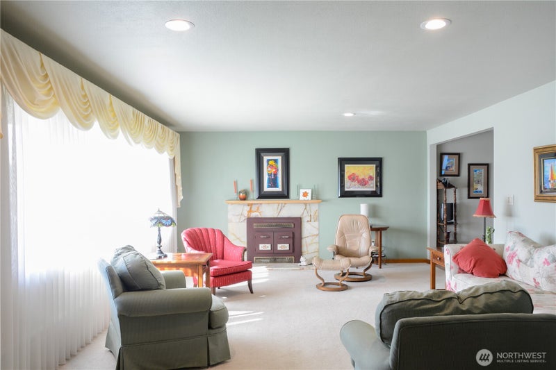 310 W 9th Avenue