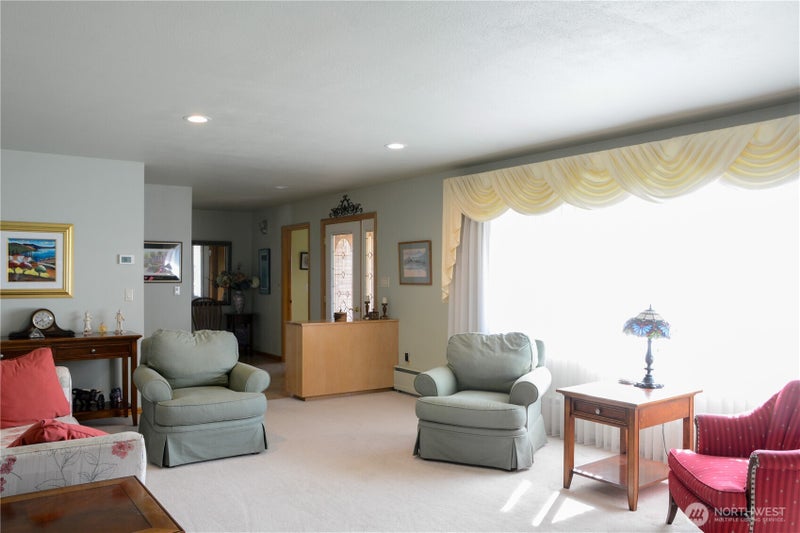 310 W 9th Avenue