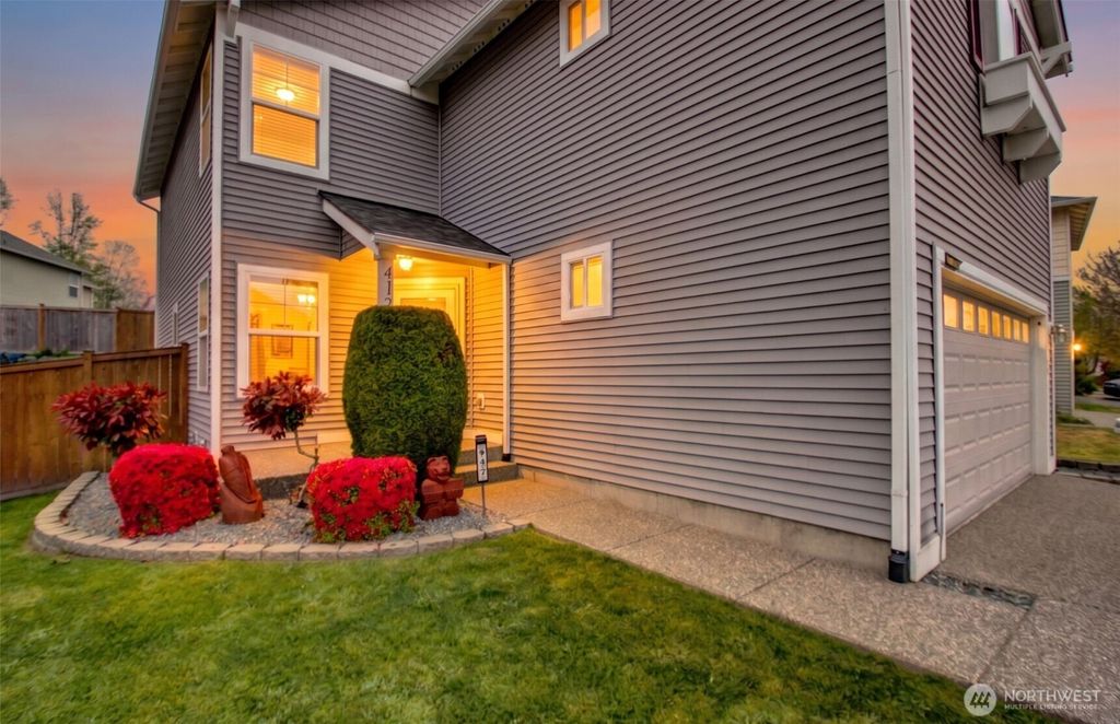 Photo of 417 Crested Butte Boulevard, Mount Vernon, WA 98273 (MLS # 2514054)