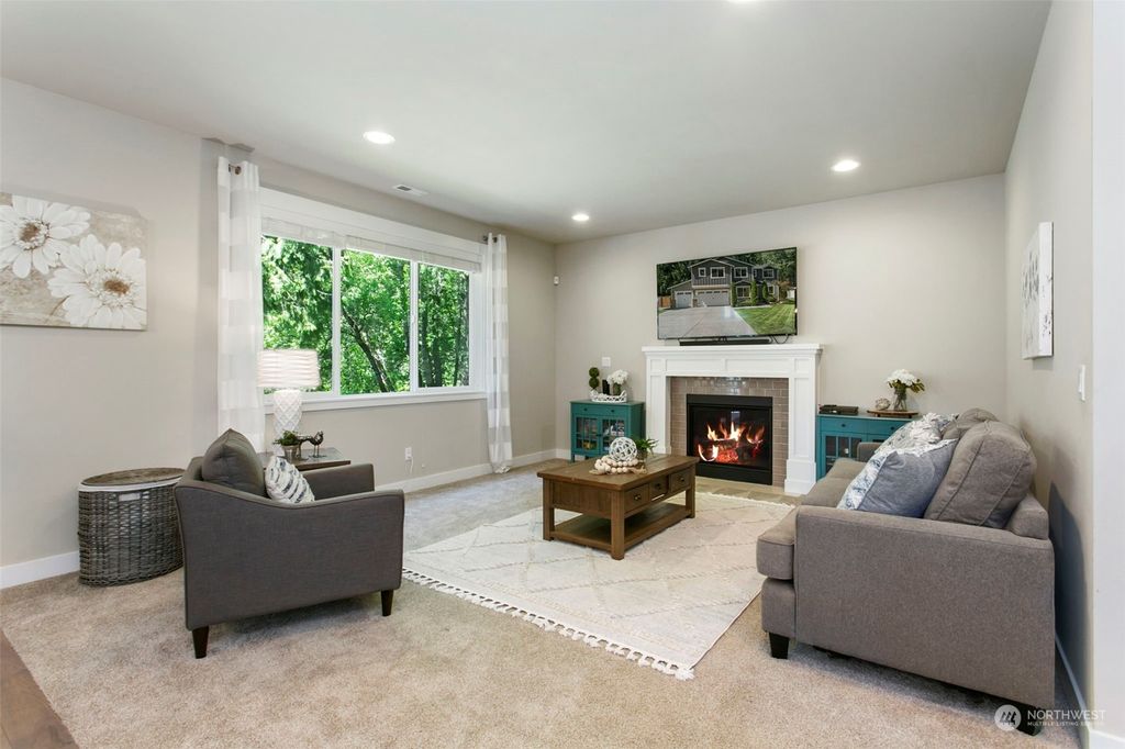 Photo of 22528 Locust Way, Brier, WA 98036 (MLS # 2075200)