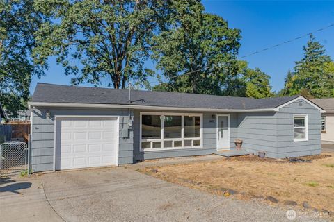 Photo of 1492 SW Kelly Avenue, Chehalis, WA 98532 (MLS # 2436150)