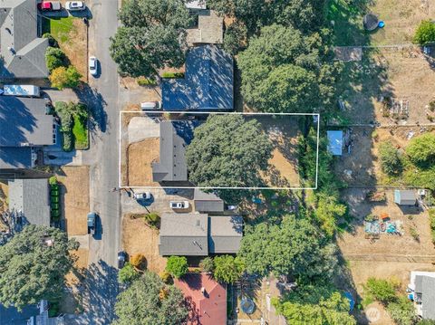 Photo of 1492 SW Kelly Avenue, Chehalis, WA 98532 (MLS # 2436150)