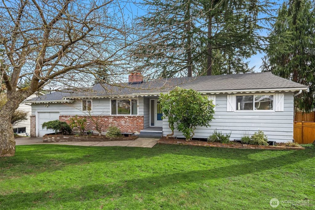 Photo of 17838 Wallingford Avenue N, Shoreline, WA 98133 (MLS # 2495940)