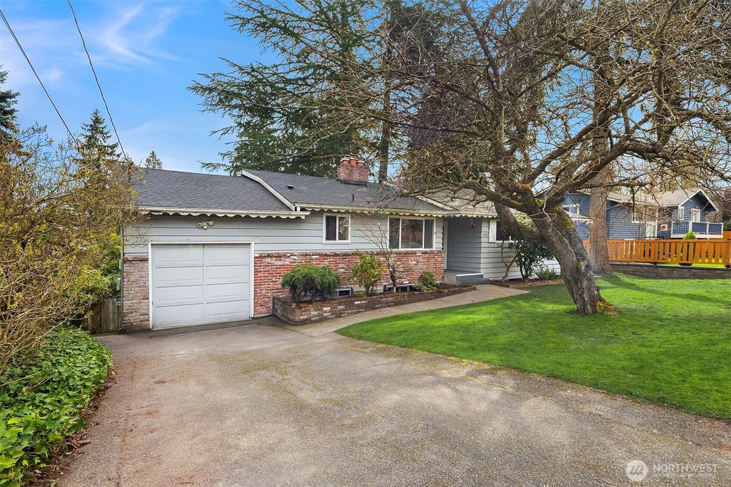 Photo of 17838 Wallingford Avenue N, Shoreline, WA 98133 (MLS # 2495940)