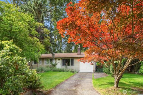 Photo of 12819 98th Place NE, Kirkland, WA 98034 (MLS # 2531905)