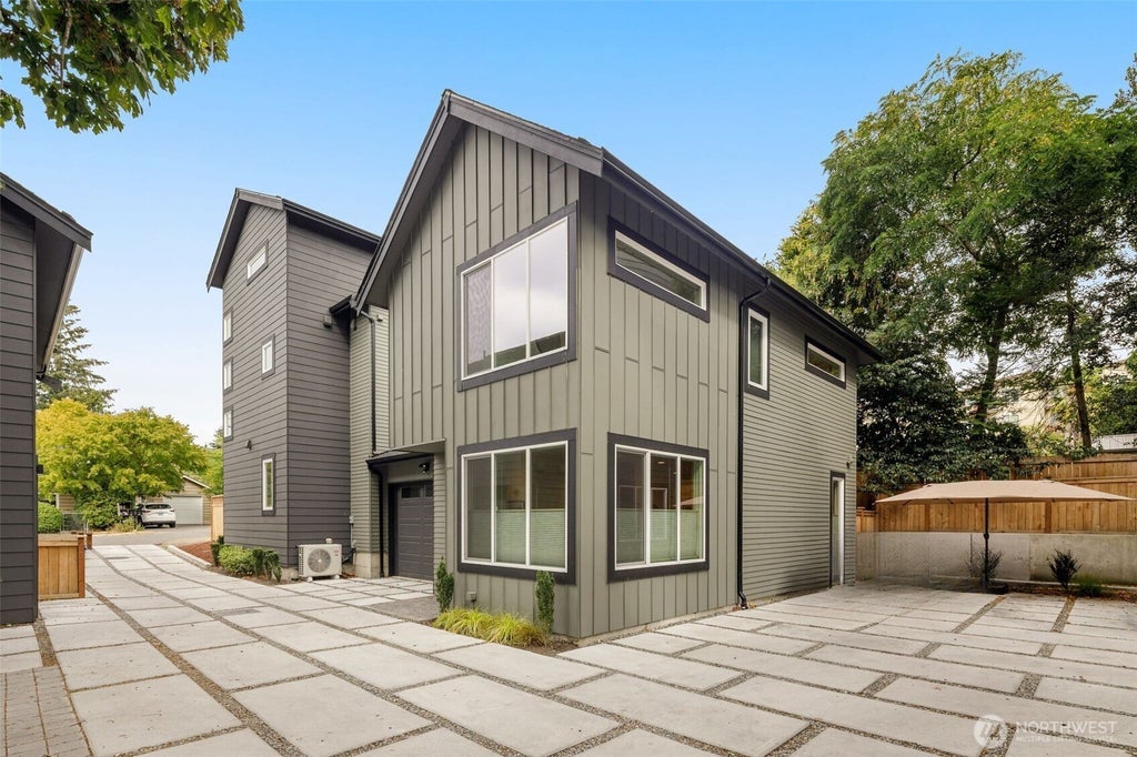 Photo of 115 B N 105th Street, Seattle, WA 98133 (MLS # 2578379)