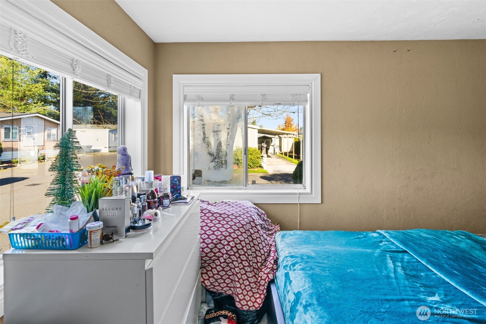 Kent, Washington 98042, United States, 3 Bedrooms Bedrooms, ,2 BathroomsBathrooms,Residential,Active,208767