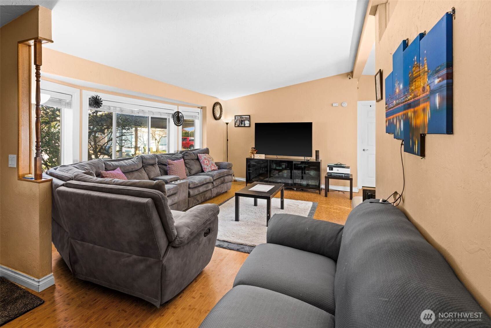 Kent, Washington 98042, United States, 3 Bedrooms Bedrooms, ,2 BathroomsBathrooms,Residential,Active,208767