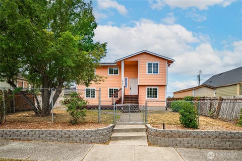 Photo of 4060 E Spokane Street, Tacoma, WA 98404 (MLS # 2559963)