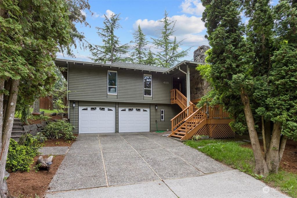 Photo of 4115 NE 203rd Place, Lake Forest Park, WA 98155 (MLS # 2070124)