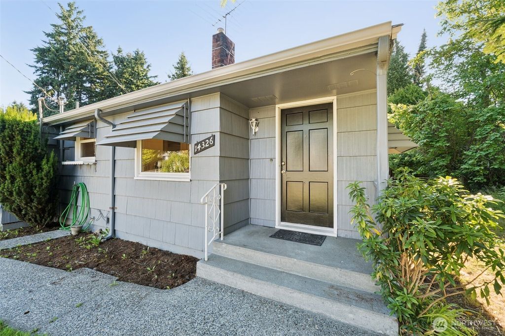 Photo of 14326 Meridian Avenue N, Seattle, WA 98133 (MLS # 2403681)