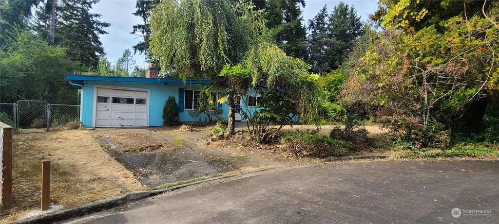 Photo of 31029 7Th Avenue SW, Federal Way, WA 98023 (MLS # 2015784)