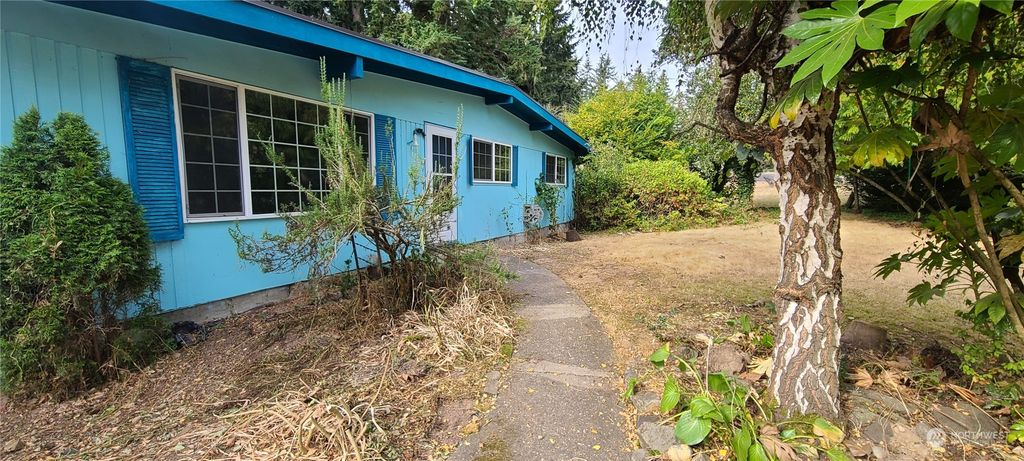 Photo of 31029 7Th Avenue SW, Federal Way, WA 98023 (MLS # 2015784)