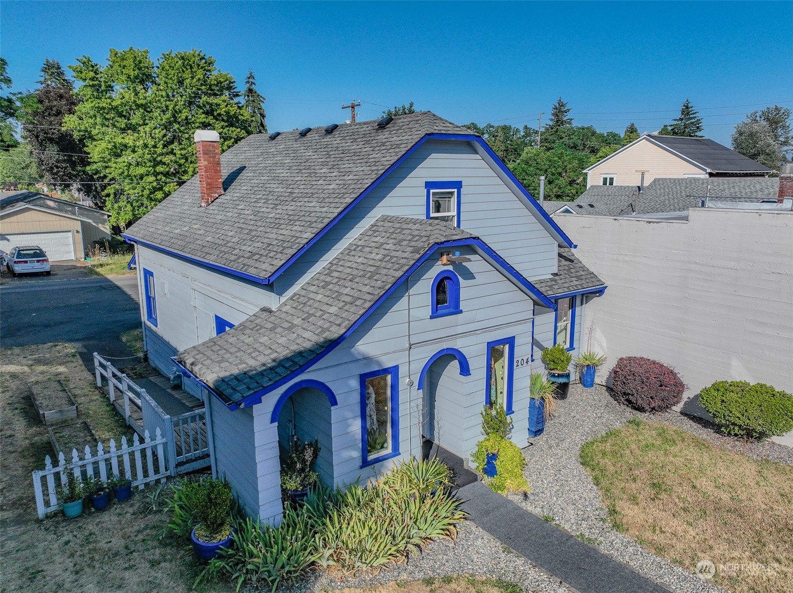 204 Yelm Avenue E