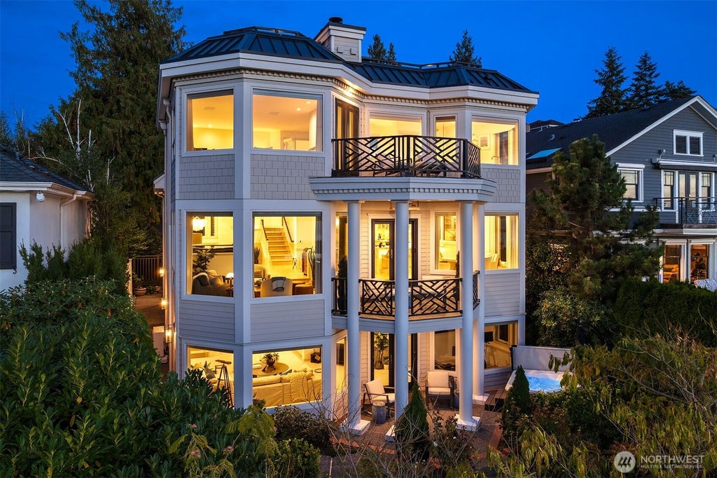 Photo of 1624 8th Avenue W, Seattle, WA 98119 (MLS # 2589528)