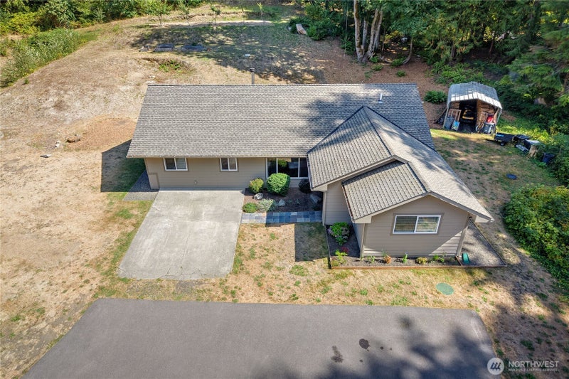 4655 NE Thunder Lane