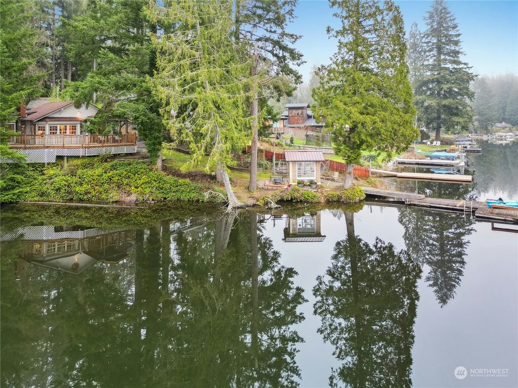 Photo of 4042 W Ames Lake Drive NE, Redmond, WA 98053 (MLS # 2321260)