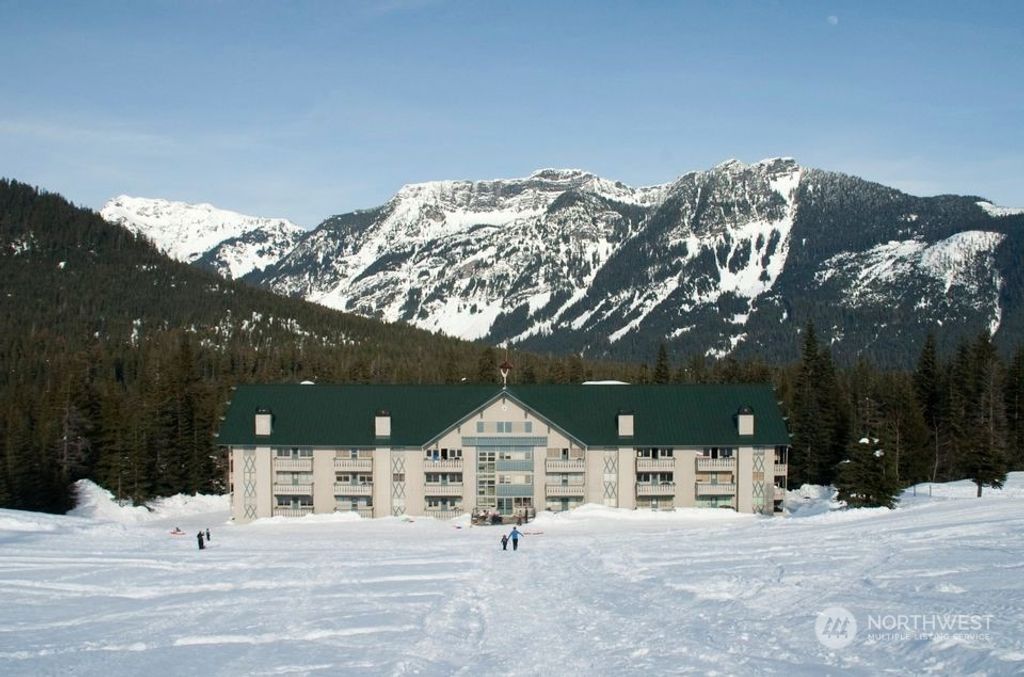 Photo of 220 Tanner Way Way #C-202, Snoqualmie Pass, WA 98068 (MLS # 2193907)
