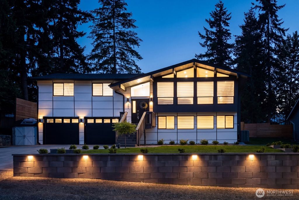 Photo of 2001 17th Avenue, Milton, WA 98354 (MLS # 2510277)