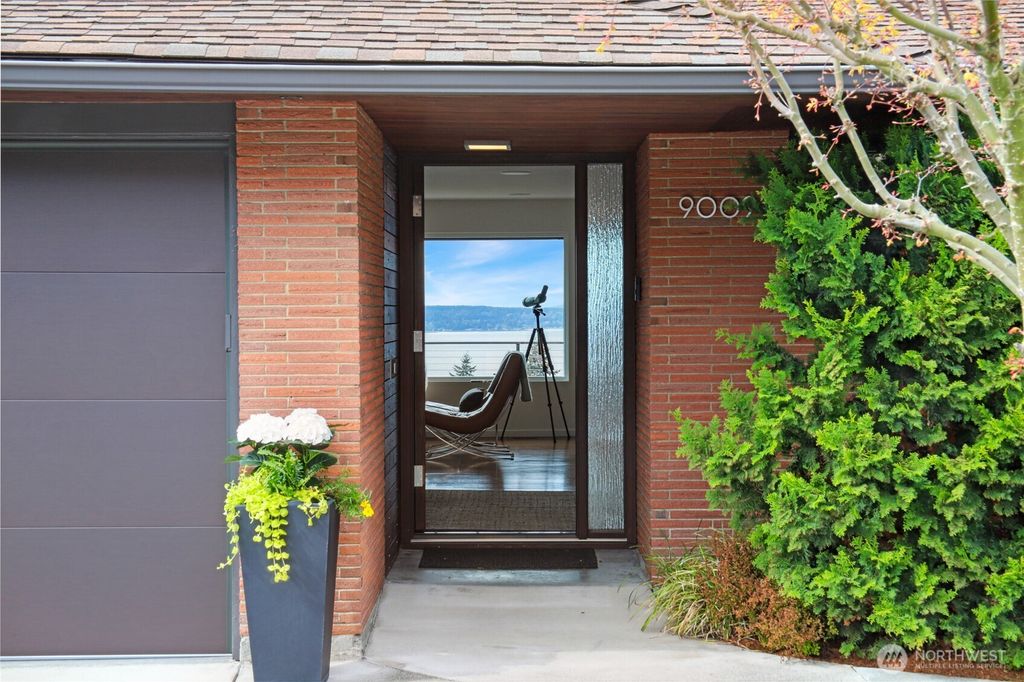 Photo of 9009 39th Avenue SW, Seattle, WA 98136 (MLS # 2353895)