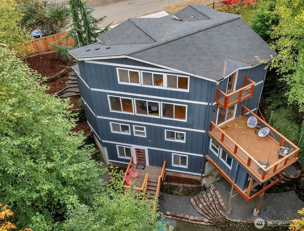 Photo of 2708 NE 98th Street, Seattle, WA 98115 (MLS # 2521450)