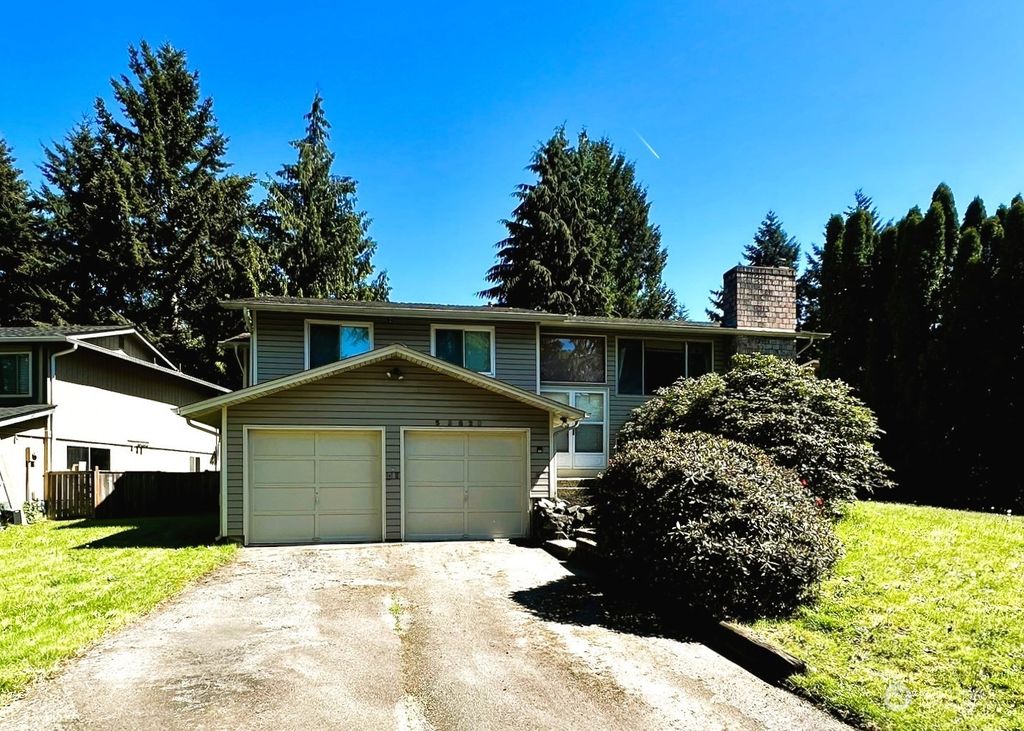 Photo of 33820 37th Avenue SW, Federal Way, WA 98023 (MLS # 2237273)