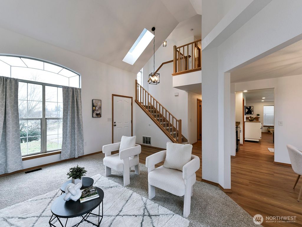 Photo of 32516 20th Court SW, Federal Way, WA 98023 (MLS # 2477370)